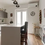 Guesthost - Cenisio Cozy Flat Near Mm5 Milan