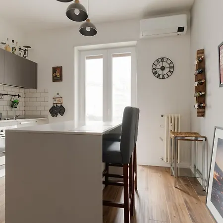 Guesthost - Cenisio Cozy Flat Near Mm5 Милан