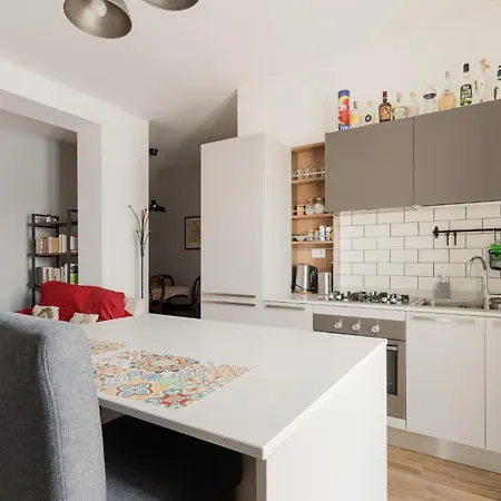 Guesthost - Cenisio Cozy Flat Near Mm5 * Милан