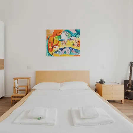 Апартаменты Guesthost - Cenisio Cozy Flat Near Mm5 *